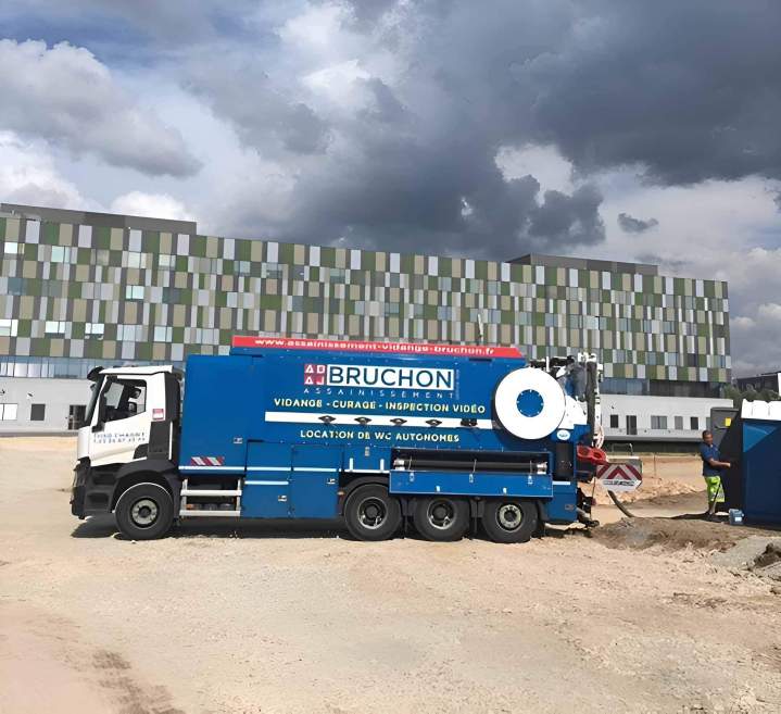 Nous intervenons rapidement pour déboucher vos canalisations avec efficacité.